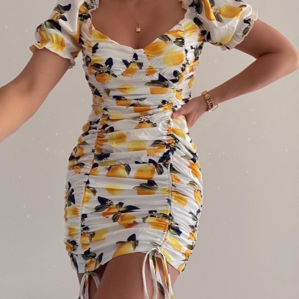 NEW!! MISSGUIDED Milkmaid Lemon Print Ruched Mini Dress Sz 8 US